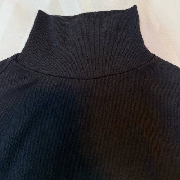 PERFECT WHITE TEE LAURYN MOCK NECK RIBBED TOP - Picture 4 of 7